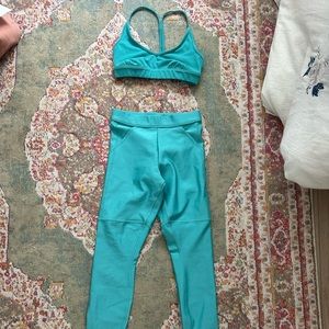 alo yoga teal workout set